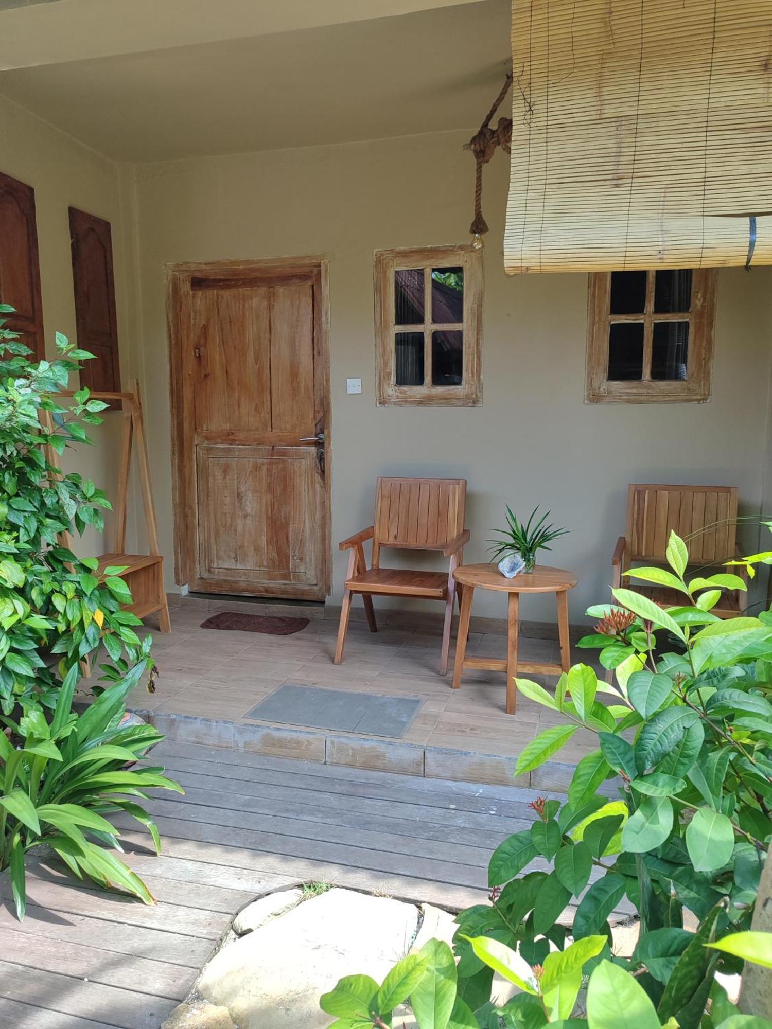 Little Elephant Cottage Gili Trawangan Exterior photo